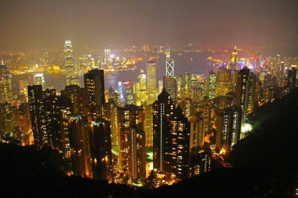 Hong Kong e Singapore varano politica fiscale espansiva