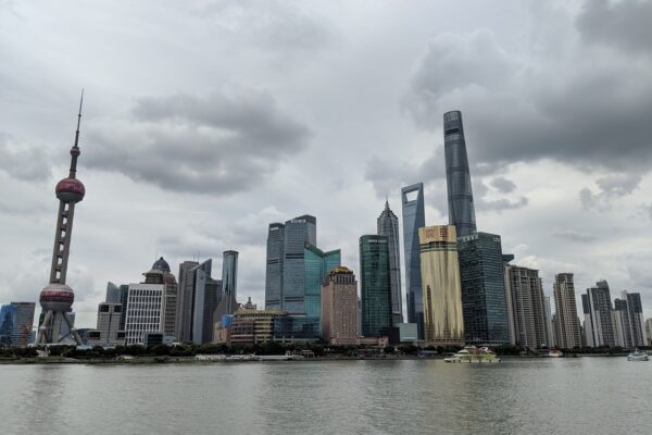 Cina, settore privato torna in contrazione a marzo