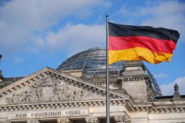 Germania, fiducia delle imprese sale oltre le attese a marzo